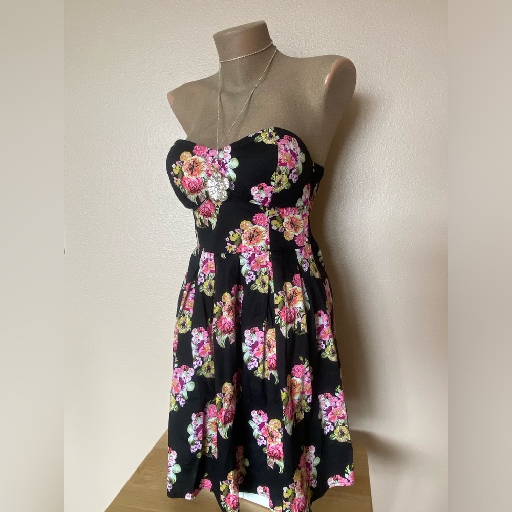 Black & Multi Color Floral Strapless Sweetheart Neckline Mini Dress